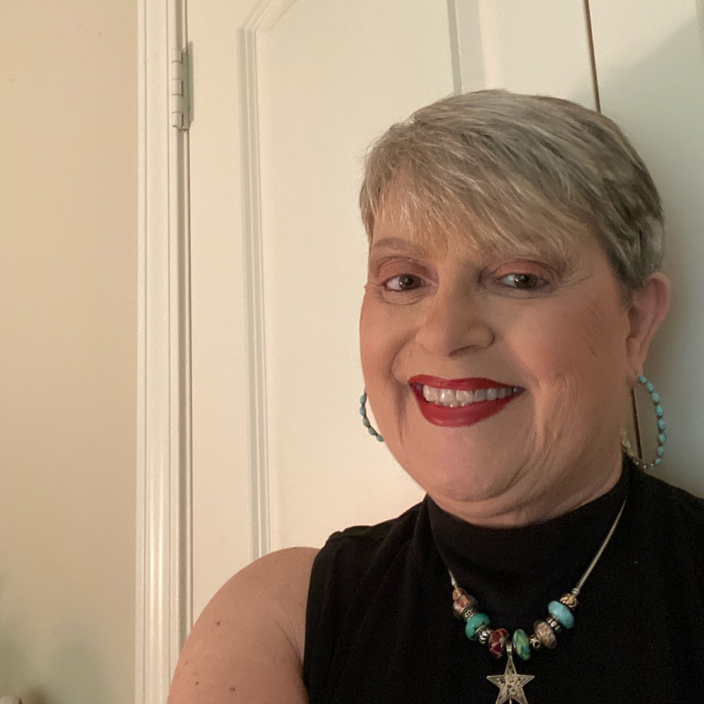 Meet your Posher, Paula